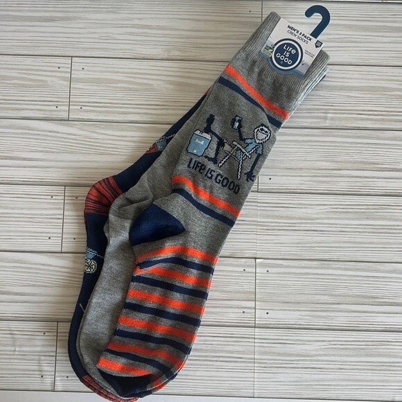 NWT Life is Good Men’s Socks 3 pair pack Crew Socks  Shoe Size 6-12.5 - Picture 1 of 4